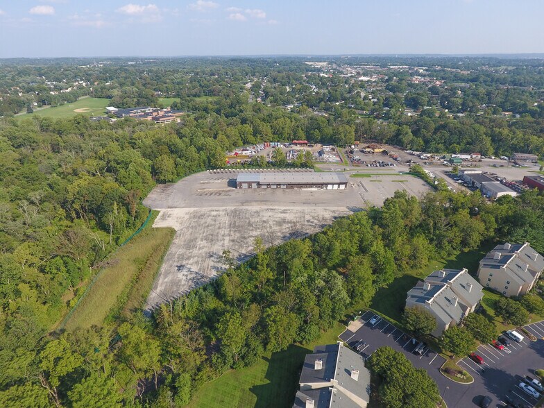 More Photos Of 2955 Felton Rd, Norristown Truck Terminal For Sale