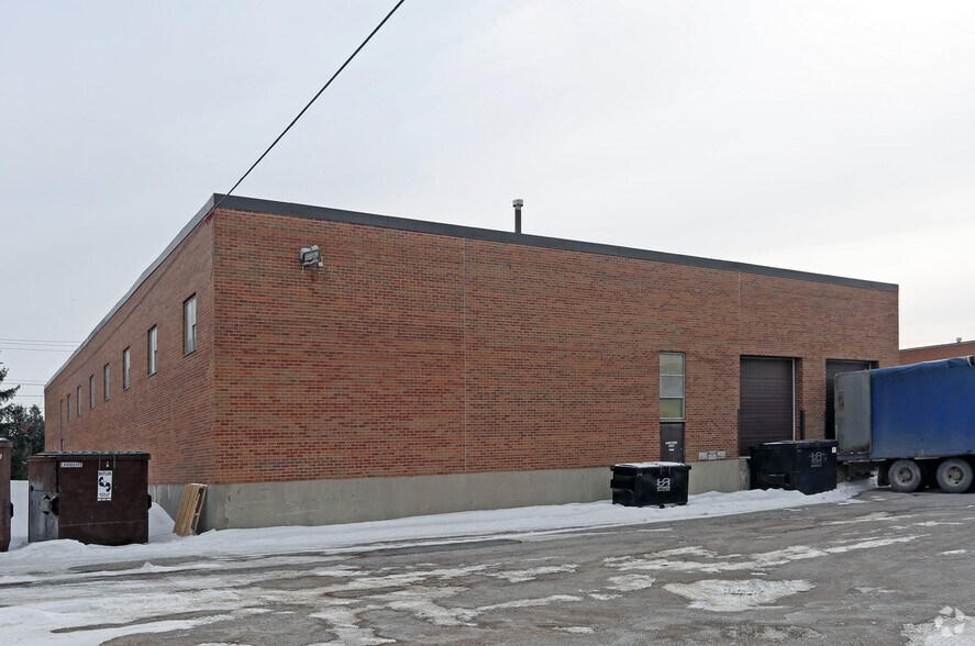 More Photos Of 400 Norfinch Dr, Toronto Warehouse For Lease