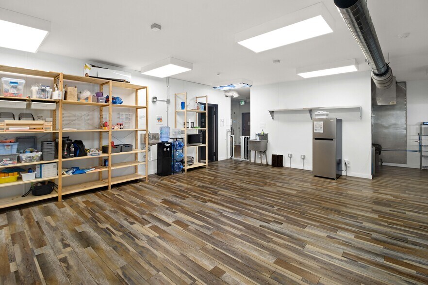 More Photos Of 315 E 1st St, Parachute Freestanding For Sale