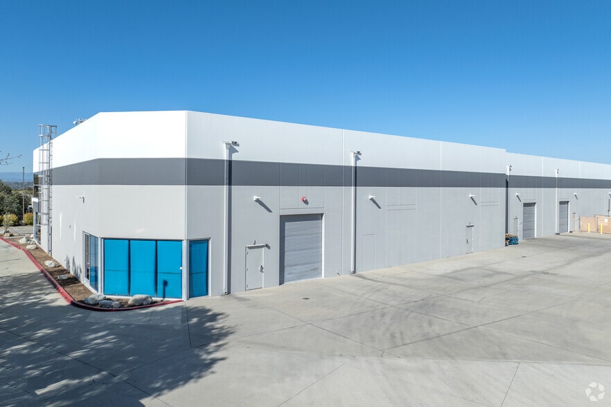 More Photos Of 12760 Danielson Ct, Poway Light Manufacturing For Lease