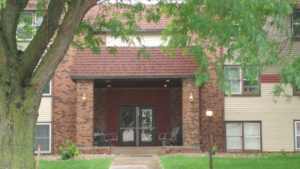 More Photos Of 600 Burton Ln, Fairmont Apartments For Sale