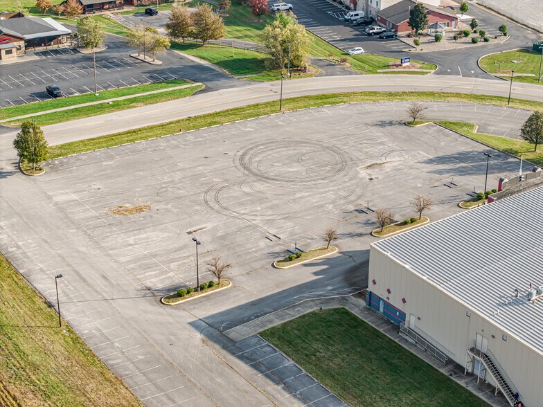 More Photos Of 250 Breighton Cir, Shelbyville Movie Theatre For Sale