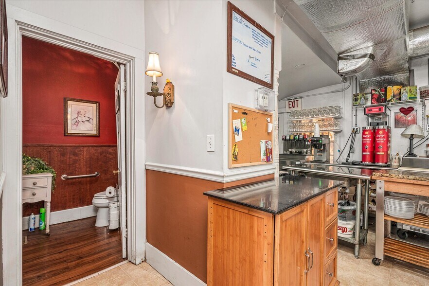 More Photos Of 232 N Peachtree Ave, Cookeville Restaurant For Sale