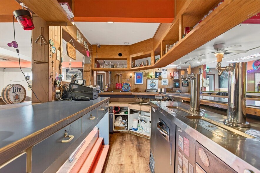 More Photos Of 50316 Columbia River Hwy, Scappoose Restaurant For Sale