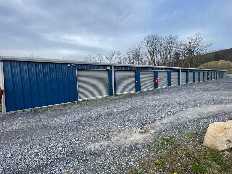 More Photos Of 1122 Amelia Ave, Altoona Self Storage For Sale