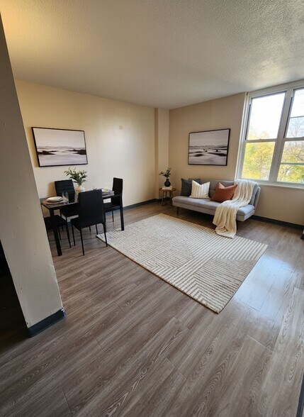 More Photos Of 489 W State St, Trenton Apartments For Lease