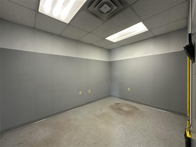 More Photos Of 2740 Stoner Ct, North Liberty Truck Terminal For Lease