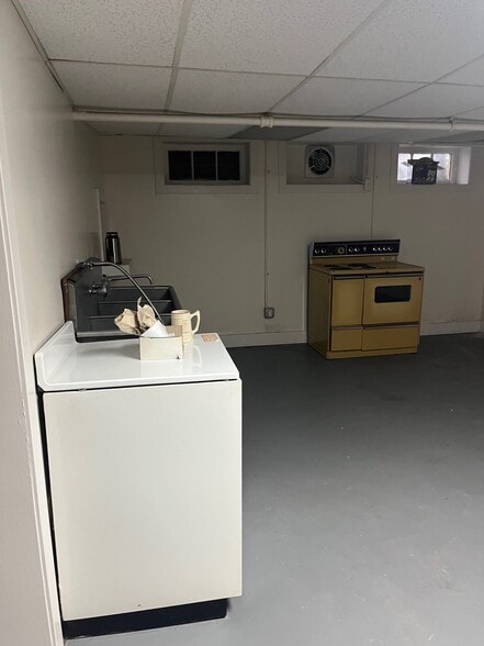 More Photos Of 21300 Chesterfield Ave, South Chesterfield Specialty For Sale