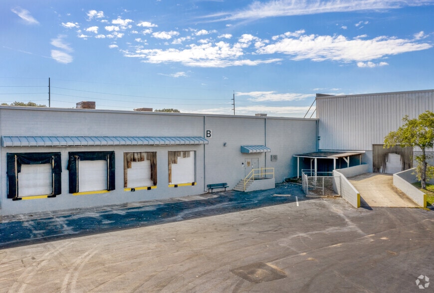 More Photos Of 3010 22nd Ave S, Saint Petersburg Warehouse For Lease