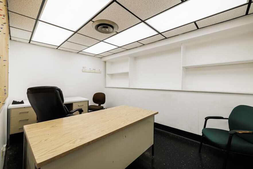More Photos Of 100 Pixley Industrial Pky, Rochester Manufacturing For Sale