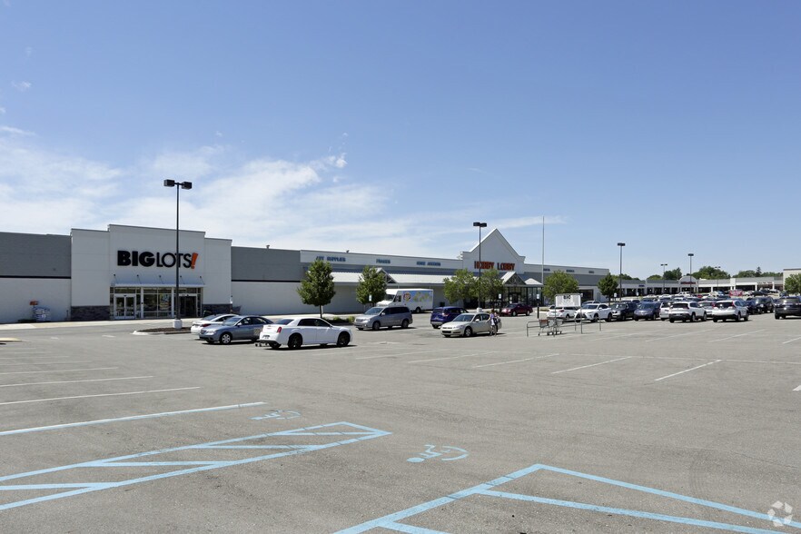 More Photos Of 4110-4250 28th St SE, Grand Rapids Unknown For Lease