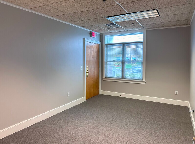 More Photos Of 176 East Main St, Westborough Medical For Sale