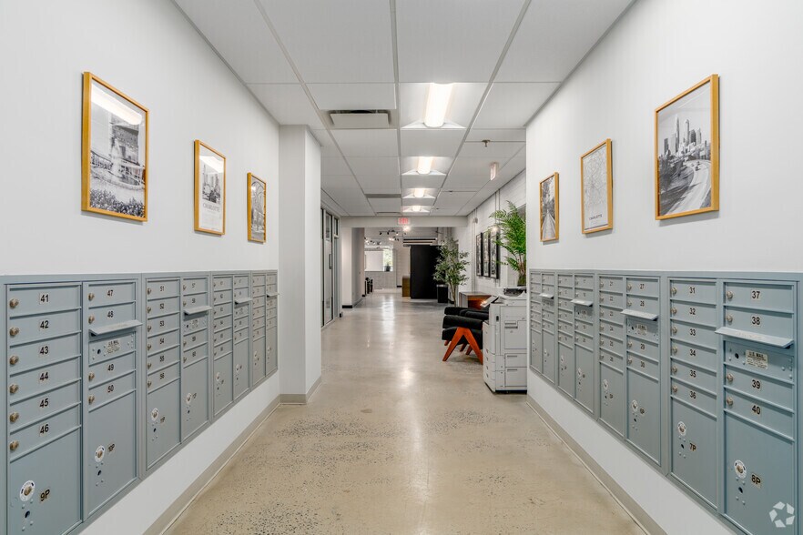 More Photos Of 900 Pressley Rd, Charlotte Warehouse For Lease