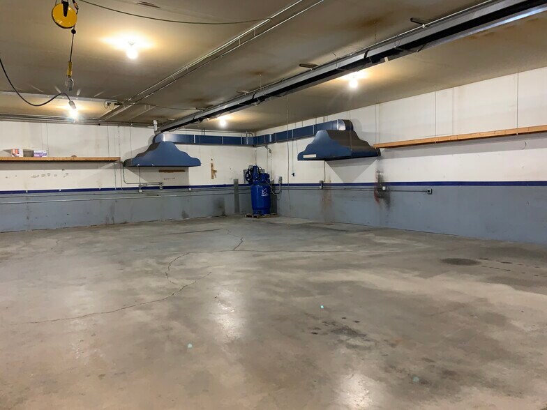 More Photos Of 5629 Bob Ln, Black Hawk Warehouse For Lease