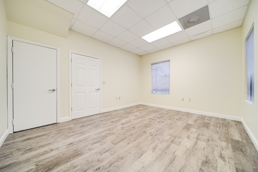 More Photos Of 180 N Belvedere Dr, Gallatin Office Residential For Lease