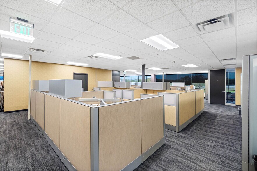 More Photos Of 6801 E Hillsborough Ave, Tampa Office Residential For Lease