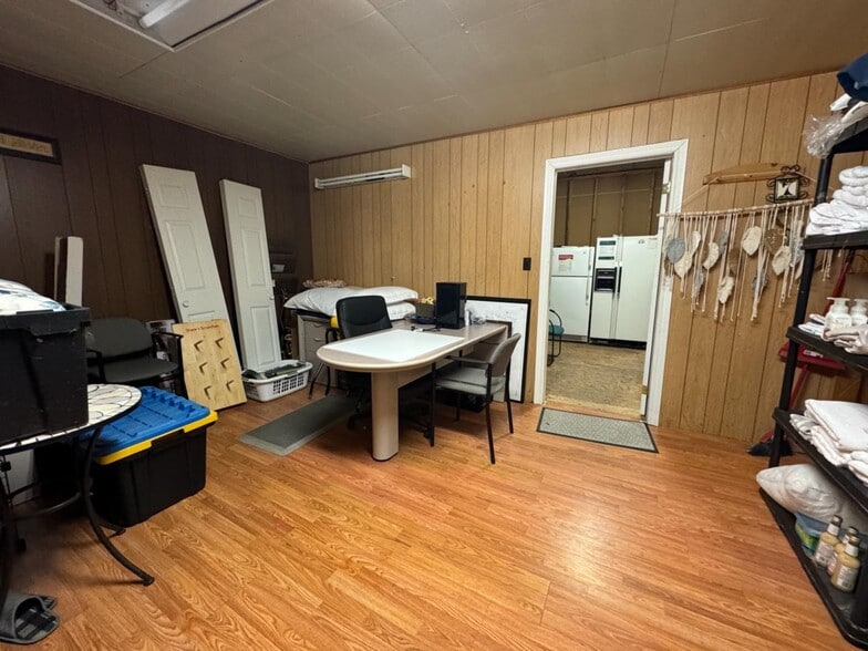 More Photos Of 7 E Water St, Little Curren Storefront Retail Residential For Sale