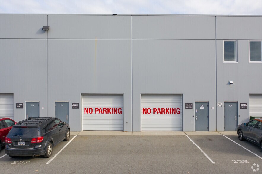 More Photos Of 8331 Eastlake Dr, Burnaby Unknown For Lease