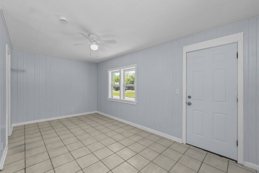 More Photos Of 614 Beverly Ave, Largo Apartments For Sale