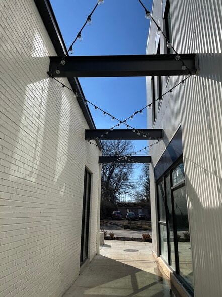 More Photos Of 6100 Robertson Ave, Nashville Storefront For Lease