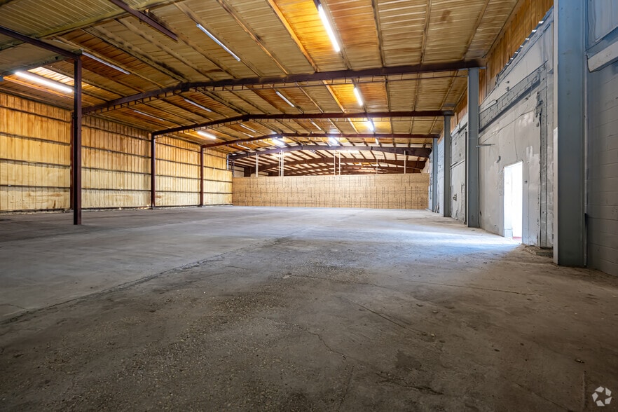 More Photos Of 1424 4th Street, Westwego Distribution For Sale