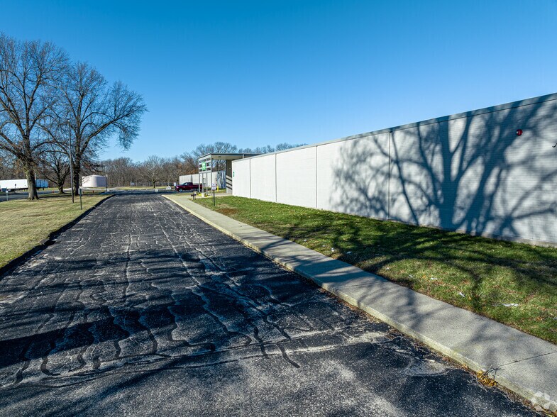 More Photos Of 53 Manning Rd, Enfield Warehouse For Lease