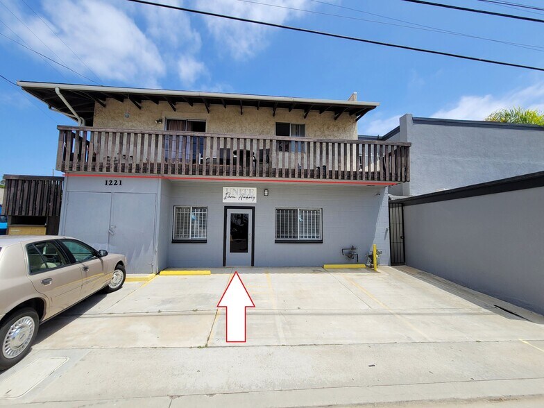 More Photos Of 1221 Cushman Ave, San Diego Service For Lease