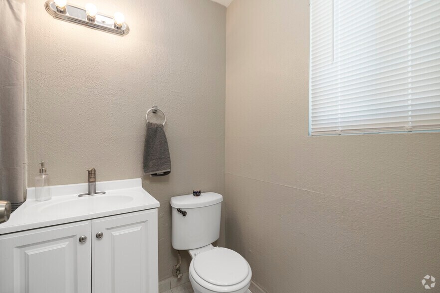 More Photos Of 82451 John Nobles Ave, Indio Apartments For Sale