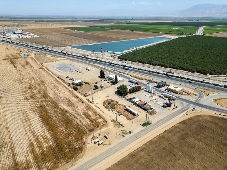 More Photos Of 1047 Mettler Frontage Rd W, Bakersfield Light Distribution For Sale