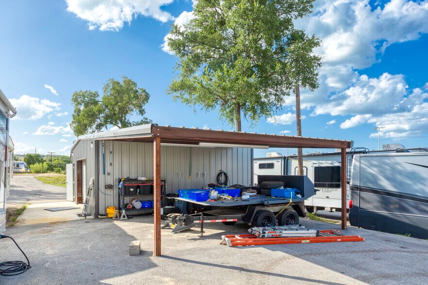 More Photos Of 16415 S Access Rd, Canyon Lake Showroom For Sale