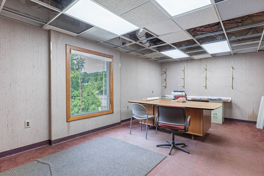 More Photos Of 4999 Northcutt Pl, Dayton Medical For Lease
