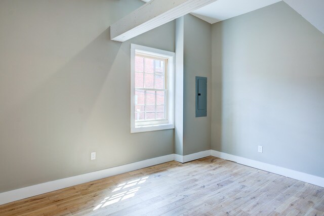 More Photos Of 1555-1563 N 4th St, Columbus Apartments For Sale