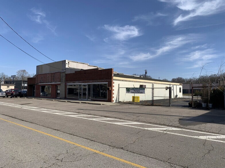 More Photos Of 741 Lila Ave, Milford Storefront For Lease