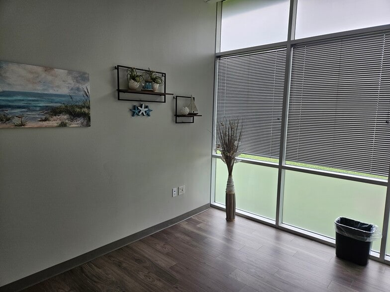More Photos Of 411 Lantern Bend Dr, Houston Medical For Lease