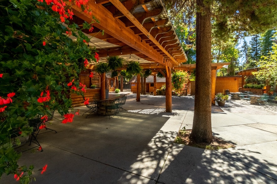 More Photos Of 600 Marina Dr, Grand Lake Restaurant For Sale
