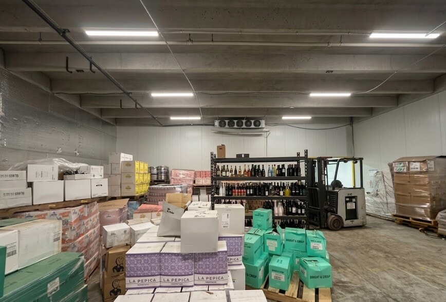 More Photos Of 2650 Jewett Ln, Sanford Manufacturing For Lease