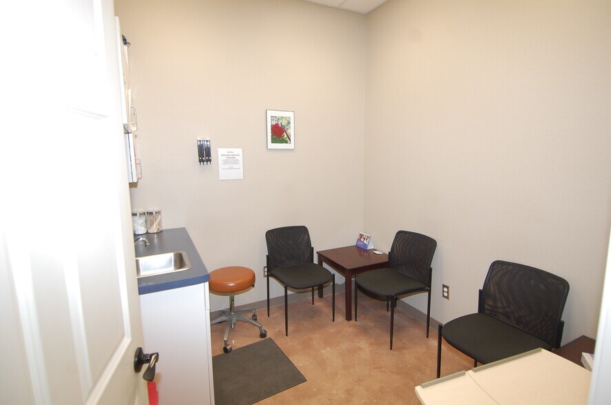 More Photos Of 217 8th Ave, Wellman Medical For Lease