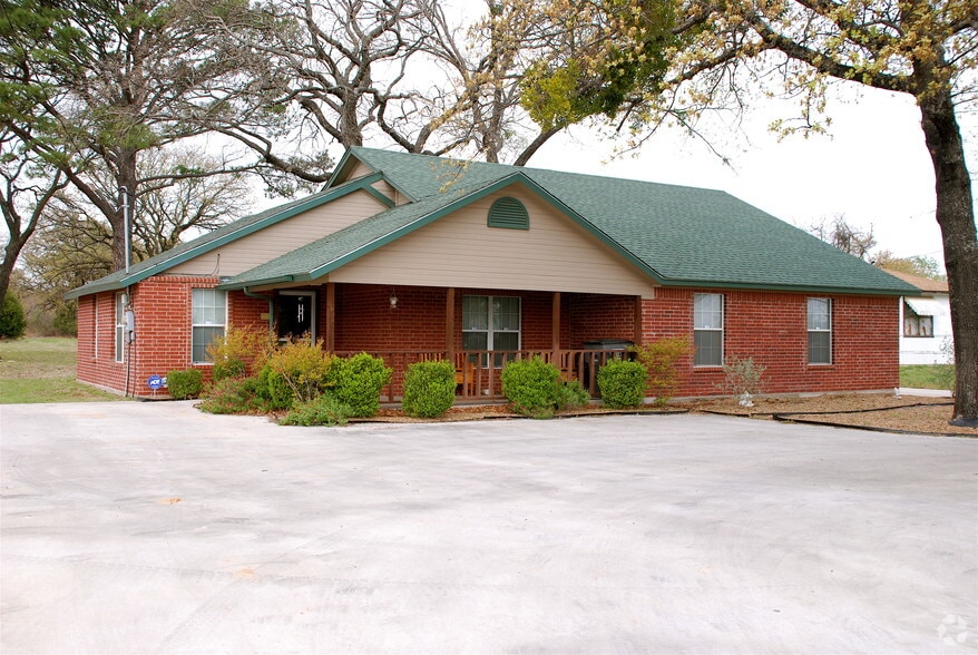 More Photos Of 917 Boyd Rd, Azle Storefront Retail Office For Sale