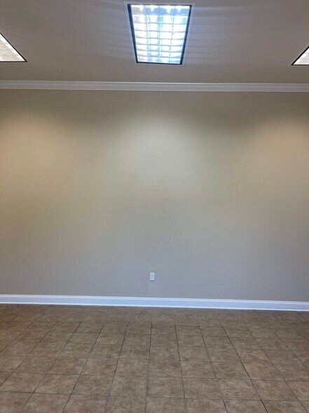 More Photos Of 2798 O'Neal Ln, Baton Rouge Office For Lease