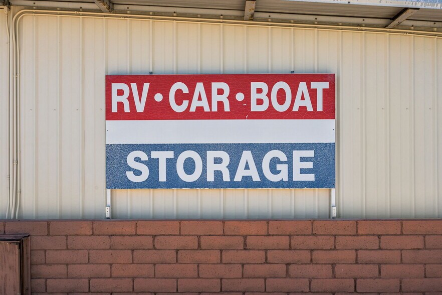 More Photos Of 811-823 S Williams Rd, Palm Springs Self Storage For Sale