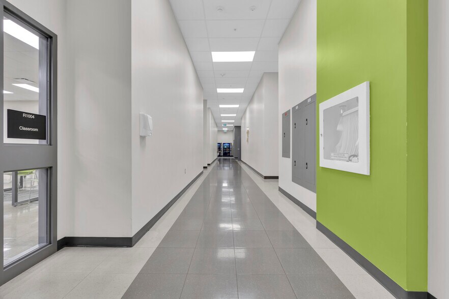 More Photos Of 1 Riverside Dr W, Windsor Office For Lease