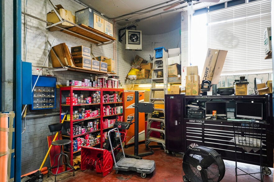 More Photos Of 11410 N Shore Dr, Reston Service Station For Sale