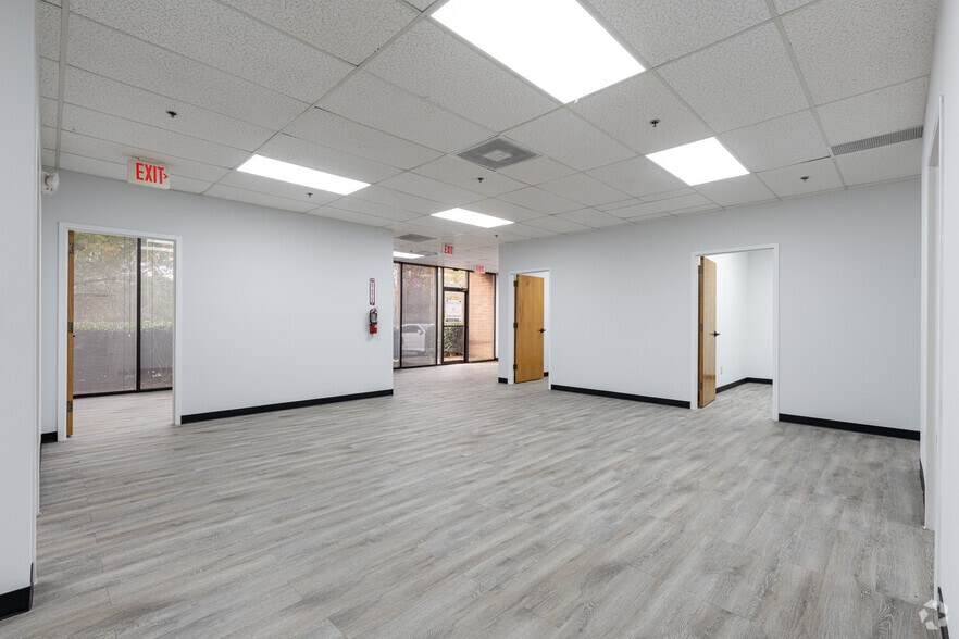 More Photos Of 150 Hembree Park Dr, Roswell Unknown For Lease