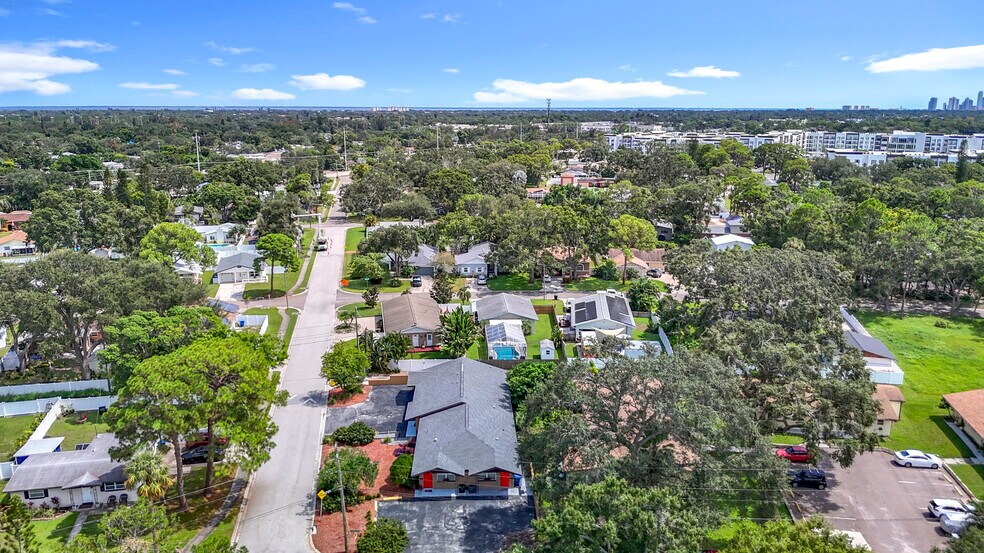 More Photos Of 139 SE Jefferson Cir N, Saint Petersburg Apartments For Sale