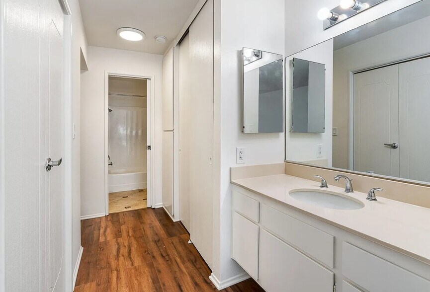 More Photos Of 215 S Madison Ave, Pasadena Apartments For Sale
