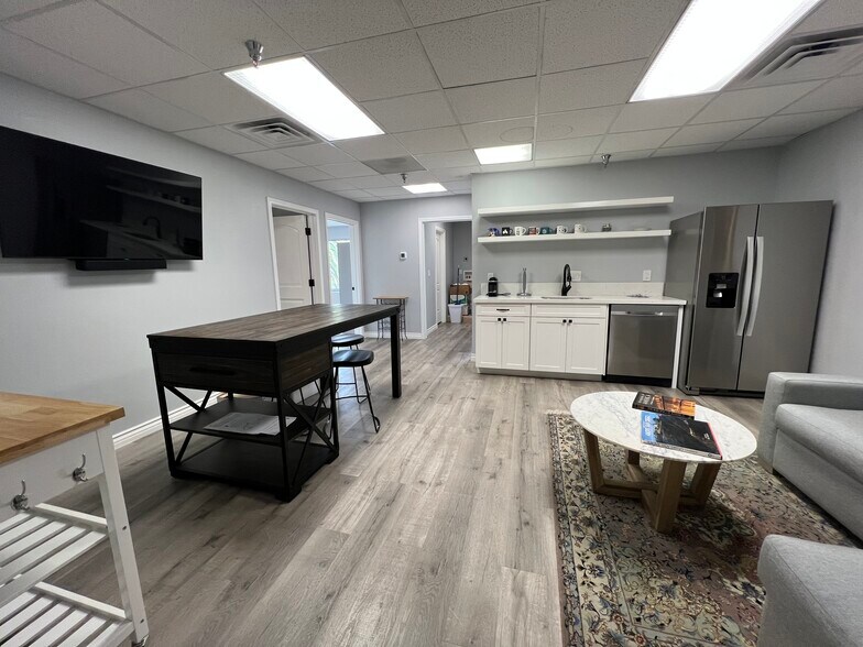 More Photos Of 2910 Jefferson St, Carlsbad Medical For Lease