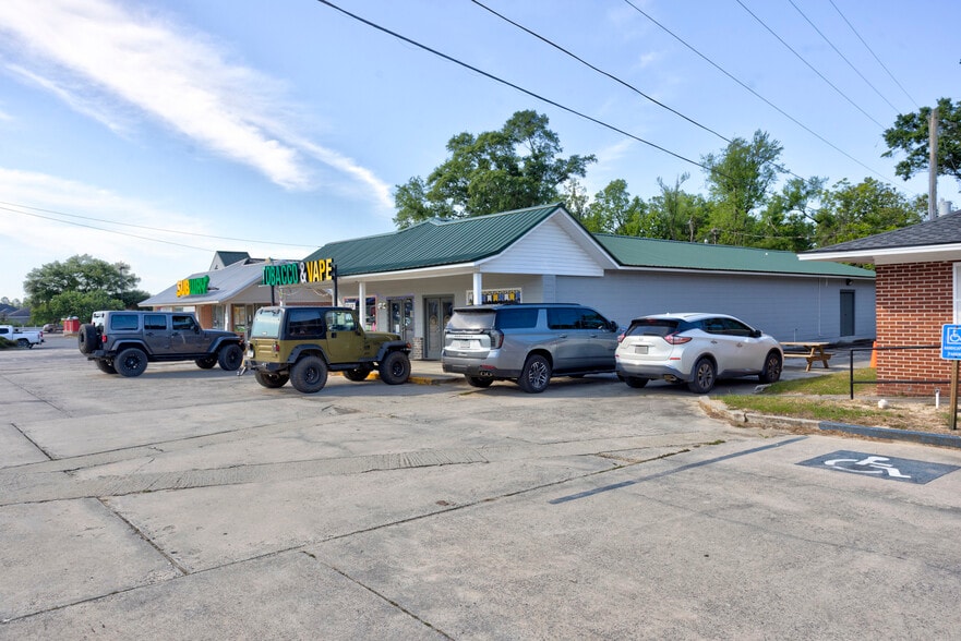 More Photos Of 208 S Main St, Reidsville Freestanding For Sale