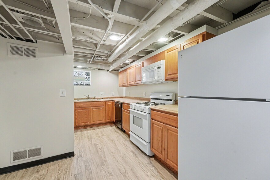 More Photos Of 156 N Worth St, Birmingham Multifamily For Sale