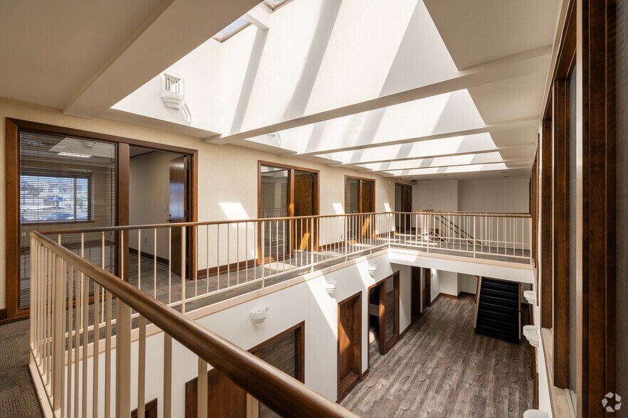 More Photos Of 800 Broadway St, San Antonio Office For Sale