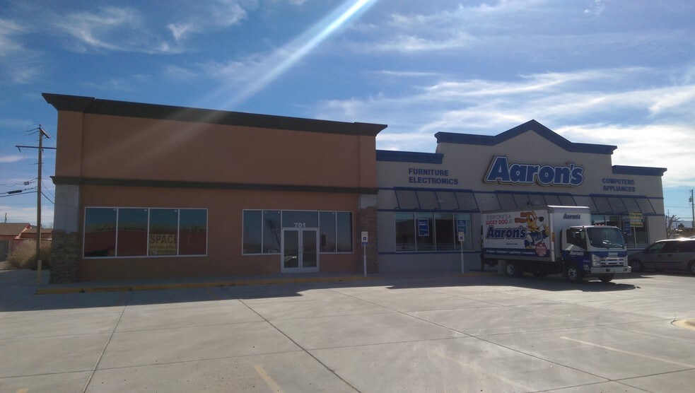 More Photos Of 701 Main St, Anthony Storefront For Sale